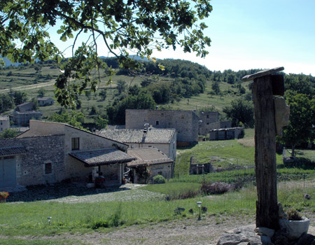 Decontra,farmhouse entrance