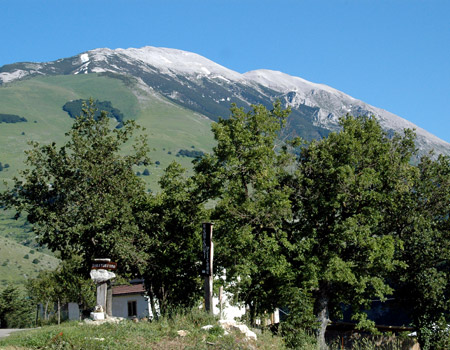 Farmhouse under the Maiella