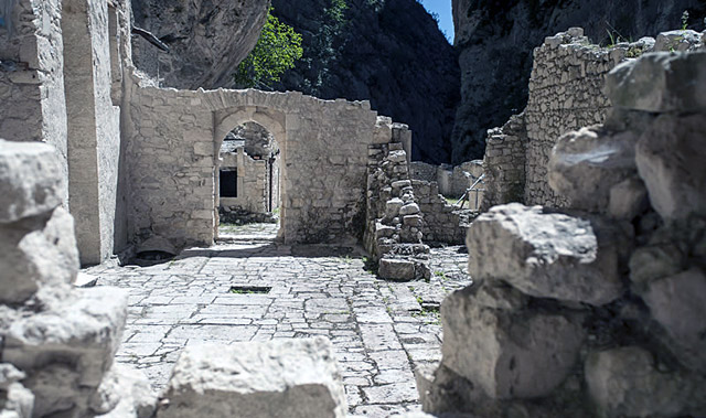 San Martino in Valle - ruins